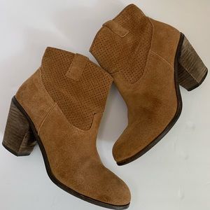 Vince Camuto Holden Suede Booties Sz 7